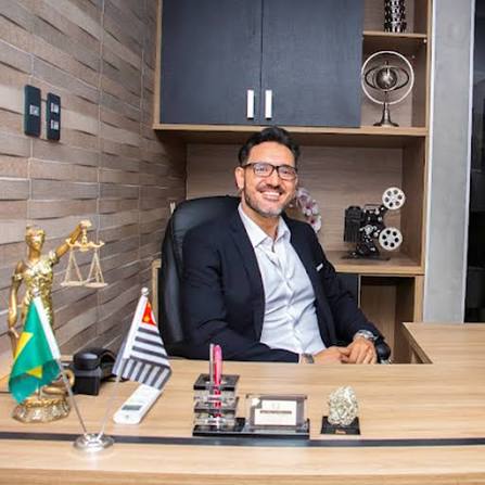 Dr. Marcos Oliveira